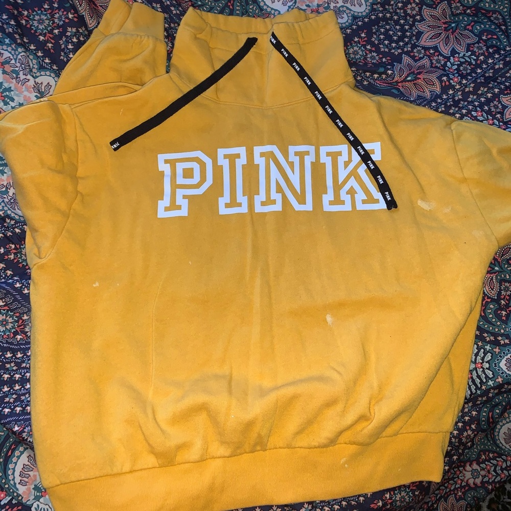 Pullover - Picture 1 of 2